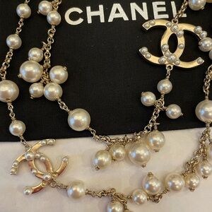 CHANEL CC Logo Faux Pearl Necklace